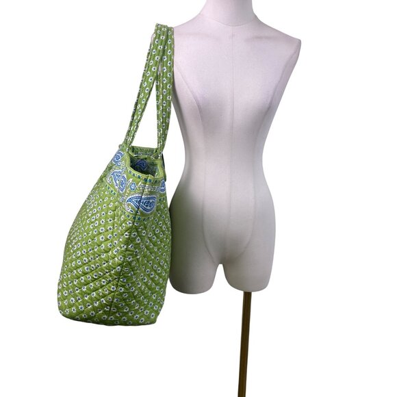 Vera Bradley Women’s Green Quilted Paisley & Floral Print Lightweight Tote Bag - Picture 8 of 10